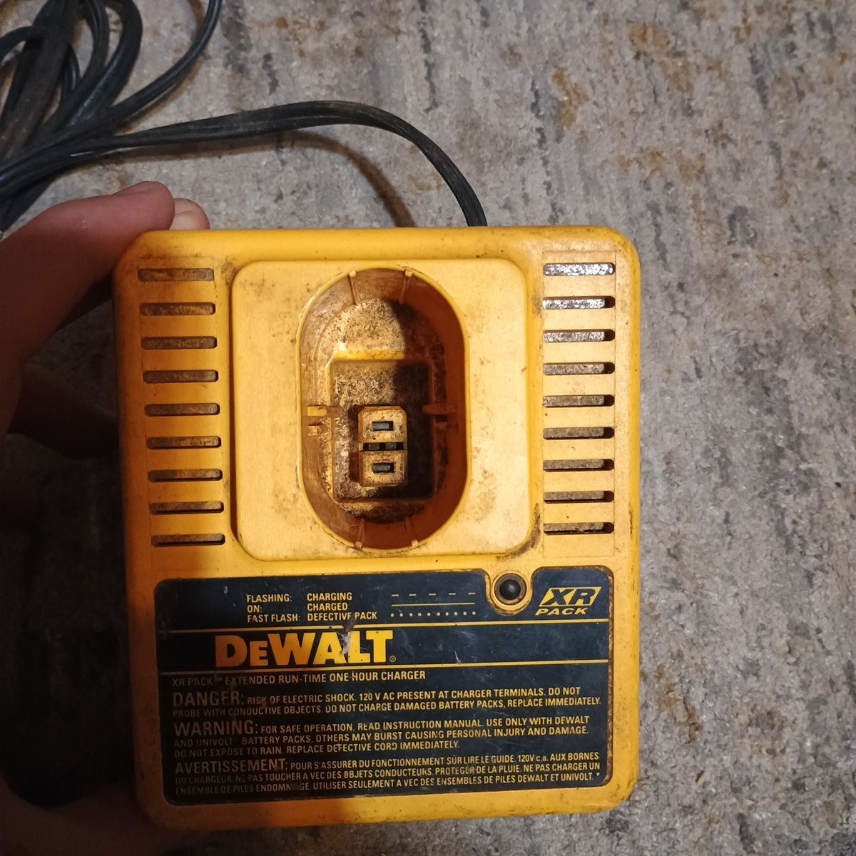 Dewalt Battery Charger DW9106 XR Pack One Hour Charge 7.2 to 14.4V REPAIR PARTS