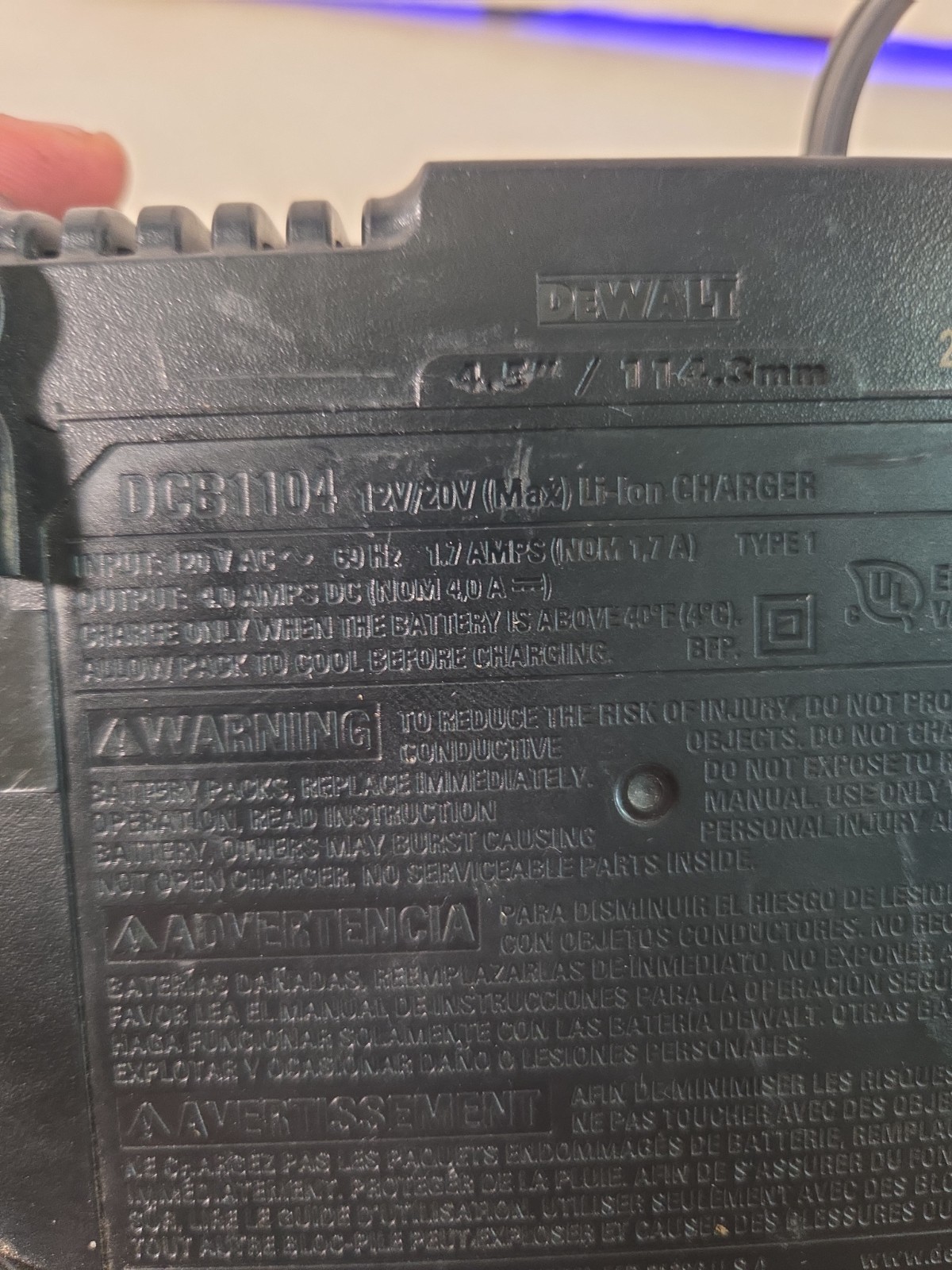 OEM DEWALT DCB1104 12V & 20V Volt MAX Li-Ion 4 Amp Fast Charger Battery Charger