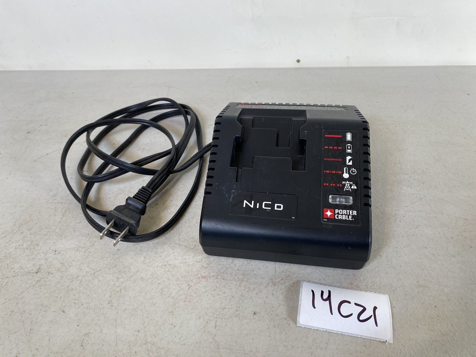 Porter Cable NICD No. PCMVC Tool Battery Charger 9.6-18V working 14C21