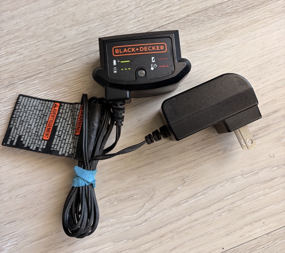 BLACK+DECKER LCS1620B Black 20V MAX Lithium Battery Charger Digital Indicator