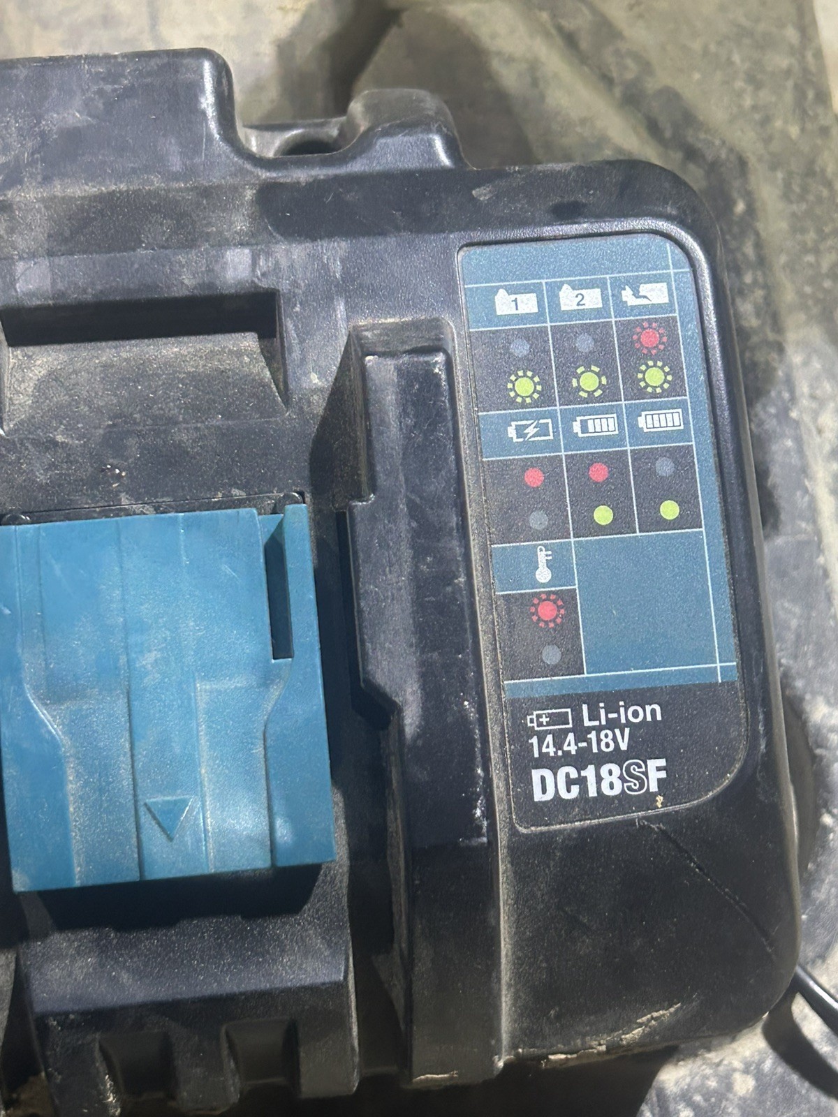 DC18SF Genuine Makita 14.4-18V LXT Li-ion Dual 4 Port High &FAST Battery Charger