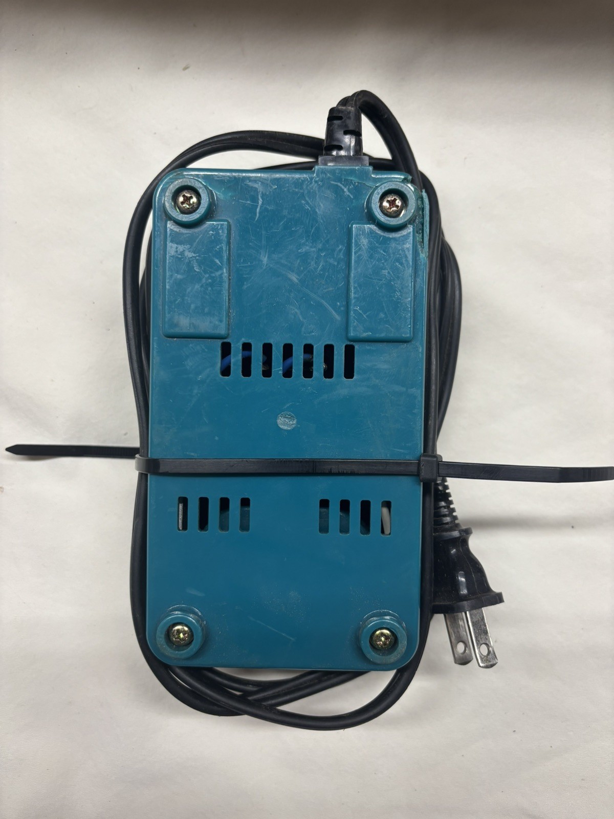 Makita Fast Charger Model DC7010 DC 7.2V Battery Charger