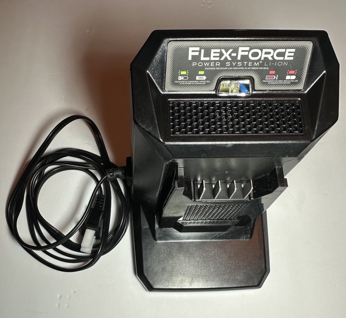 TORO Flex-Force Charger Model 88902 and 60V Max 88925 Battery, 2.5 Ah, 135 Watt