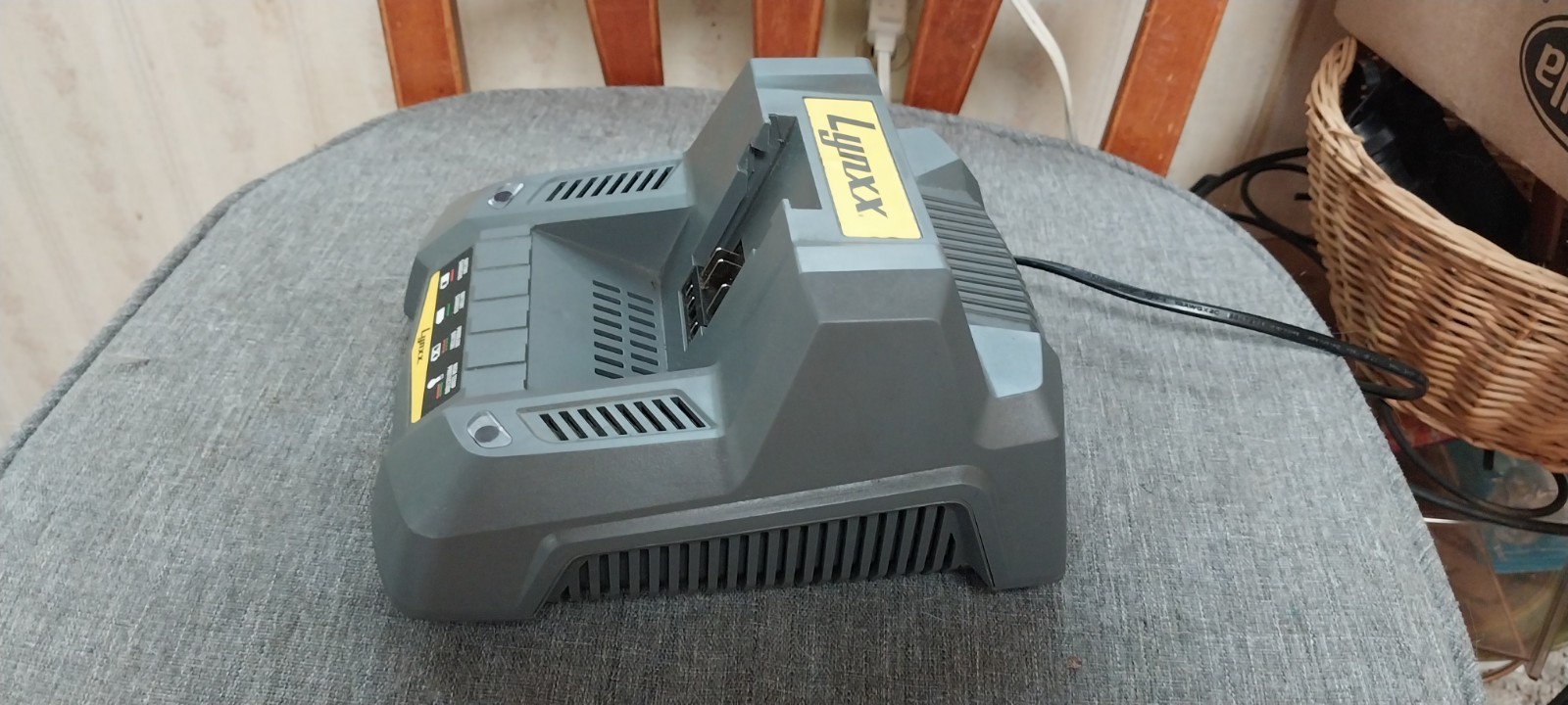 40V lithium-ion battery charger Set Of 4