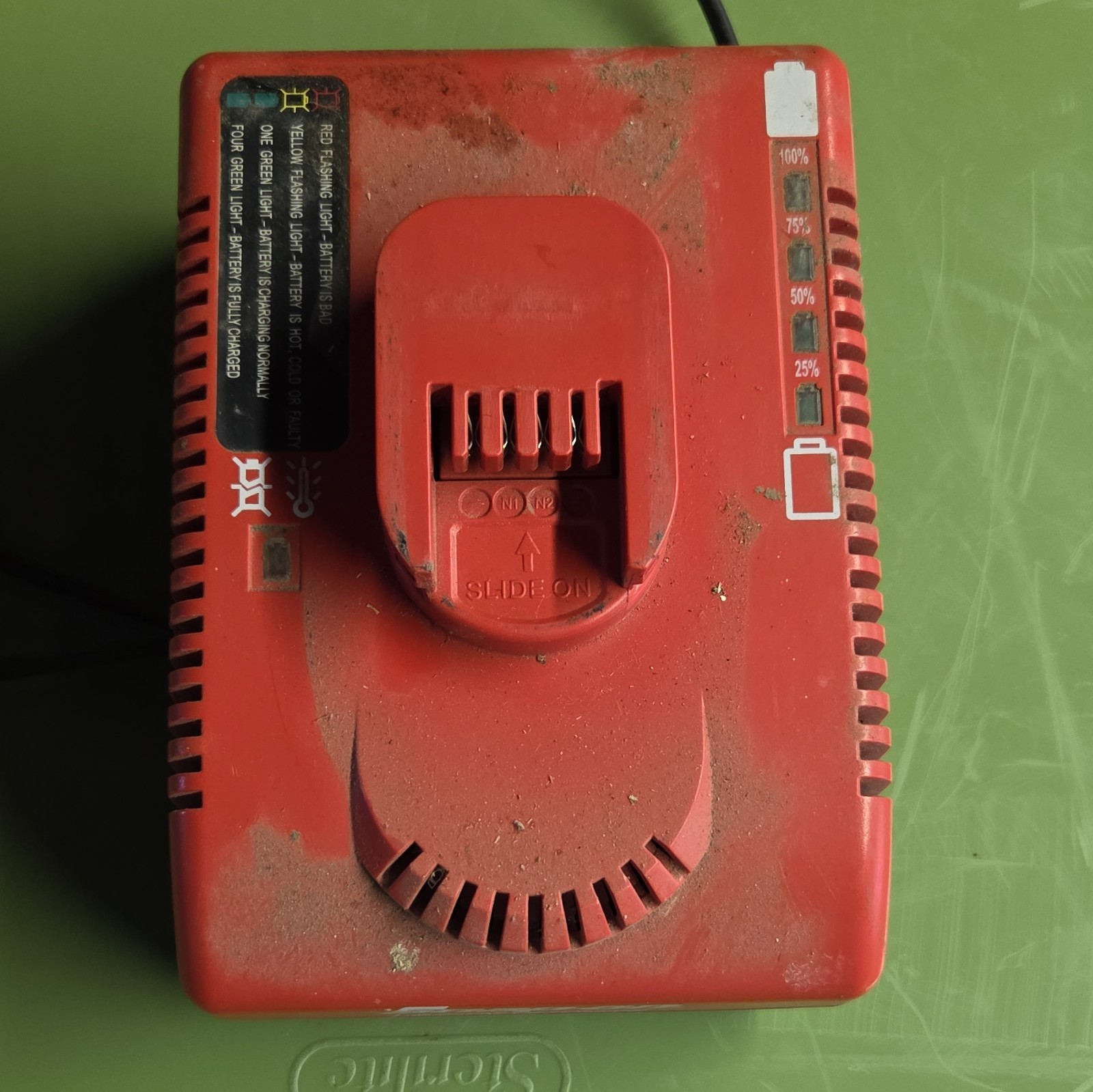 Snap-on CTC620 Lithium/Ni-Cd Battery Charger 14.4-18V 1-Battery Red