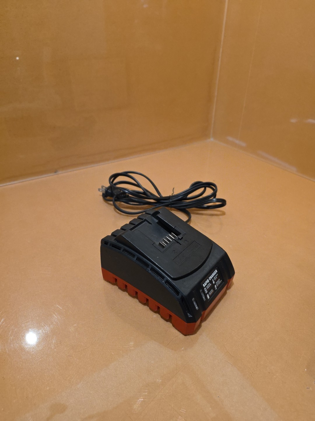 BAUER (1704C-B) 20V 1.7A RAPID BATTERY CHARGER