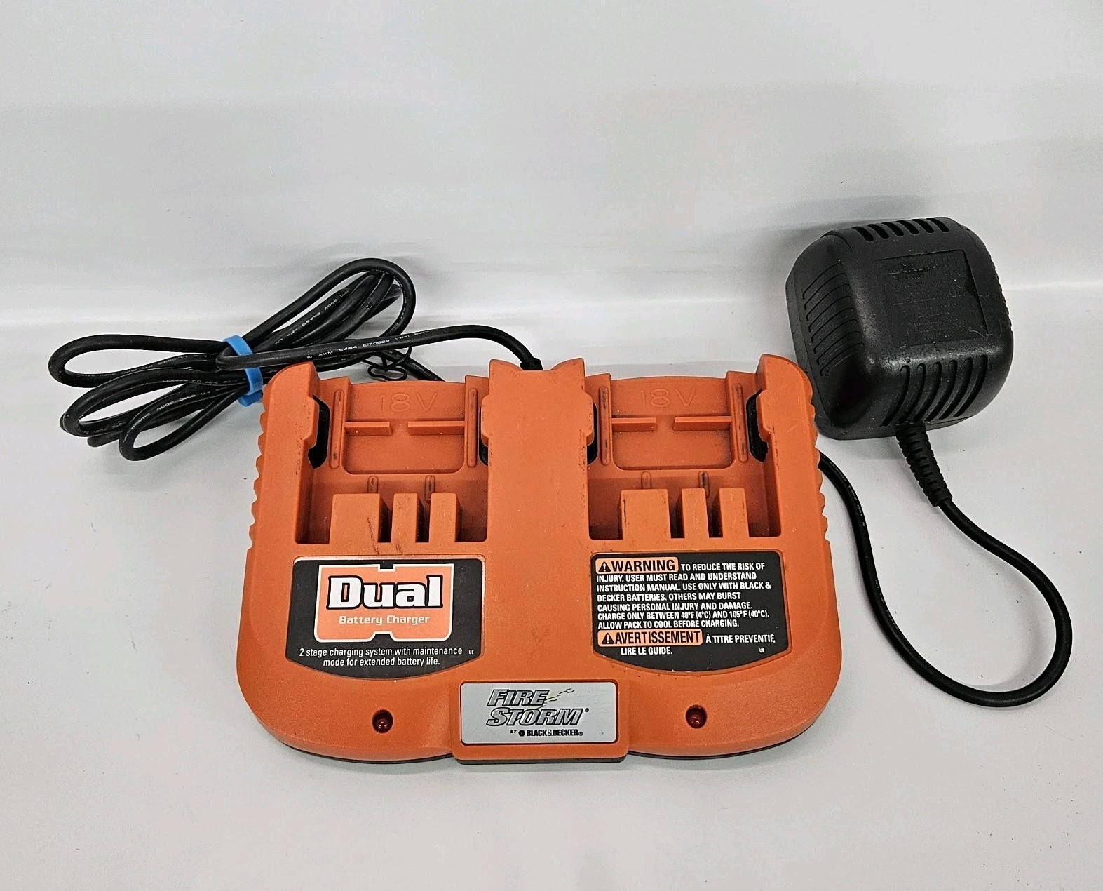 Genuine Black & Decker 18V Dual Battery Charger – Model UD-18V2C – Tested
