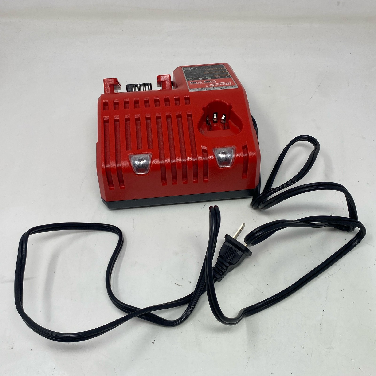 Milwaukee M12/M18 Multi-Voltage Battery Charger 48-59-1812 – Red