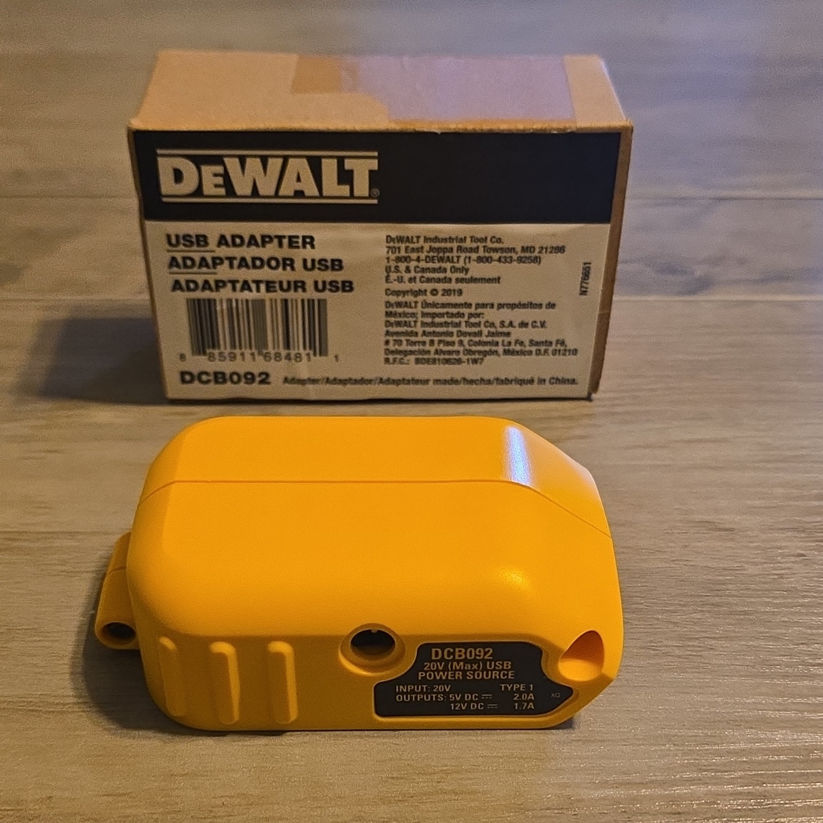 DEWALT DCB092 20V MAX USB Power Source Adapter 5V USB Output Yellow