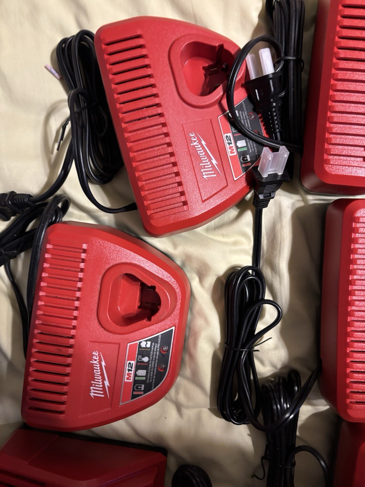 7xMilwaukee M12/M18 18V Dual Bay Battery Charger 2-Battery Red Open Box