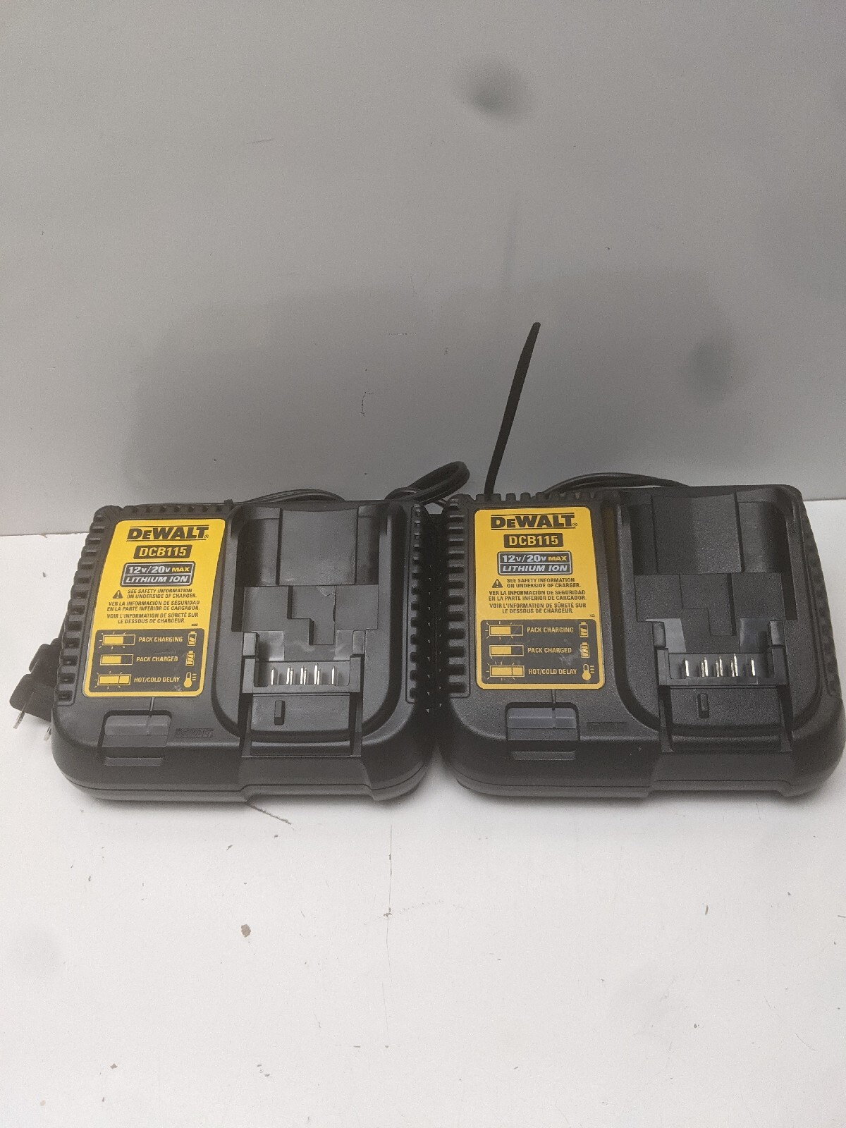 DeWalt DCB115 12v/20v Max Li-ion Battery Charger (2pc)