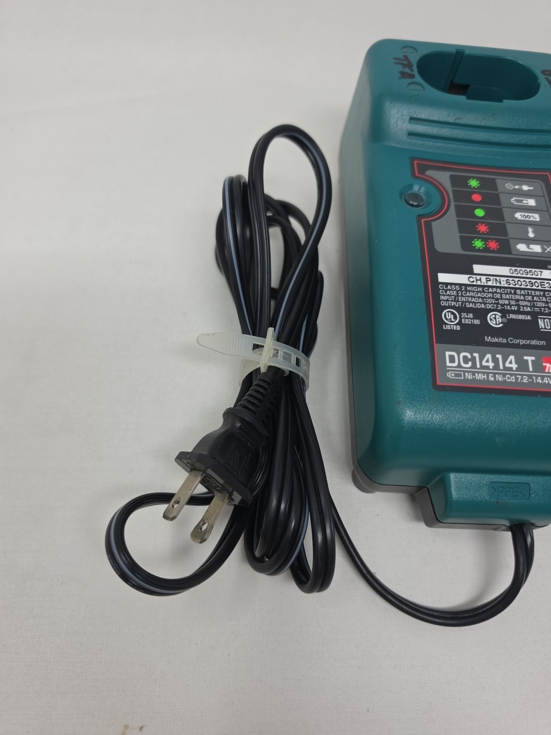 Makita DC1414T 7.2v 9.6v 12v 14.4v Ni-Mh Ni-Cd Charger TESTED & WORKS Used