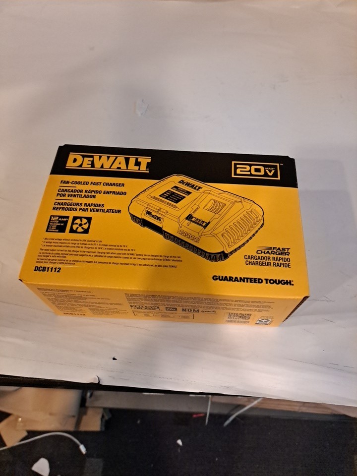 DEWALT DCB1112 12 Amp 20v Max Fast Charger