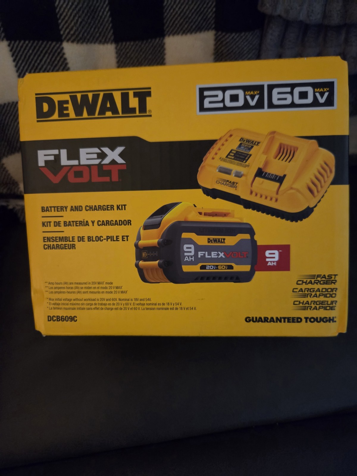DEWALT FLEXVOLT 20V/60V Battery Included & Charger Kit Yellow DCB609C