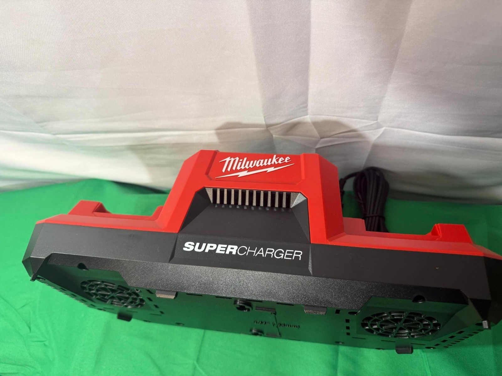 M18™ Dual Bay Simultaneous Super Charger (Tool Only Open Box)