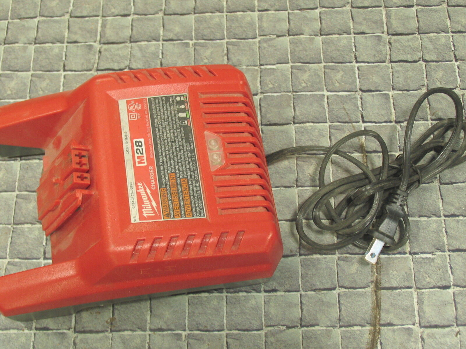 MILWAUKEE 28V SawsAll #0719-20, Case +Charger # 48-59-2819