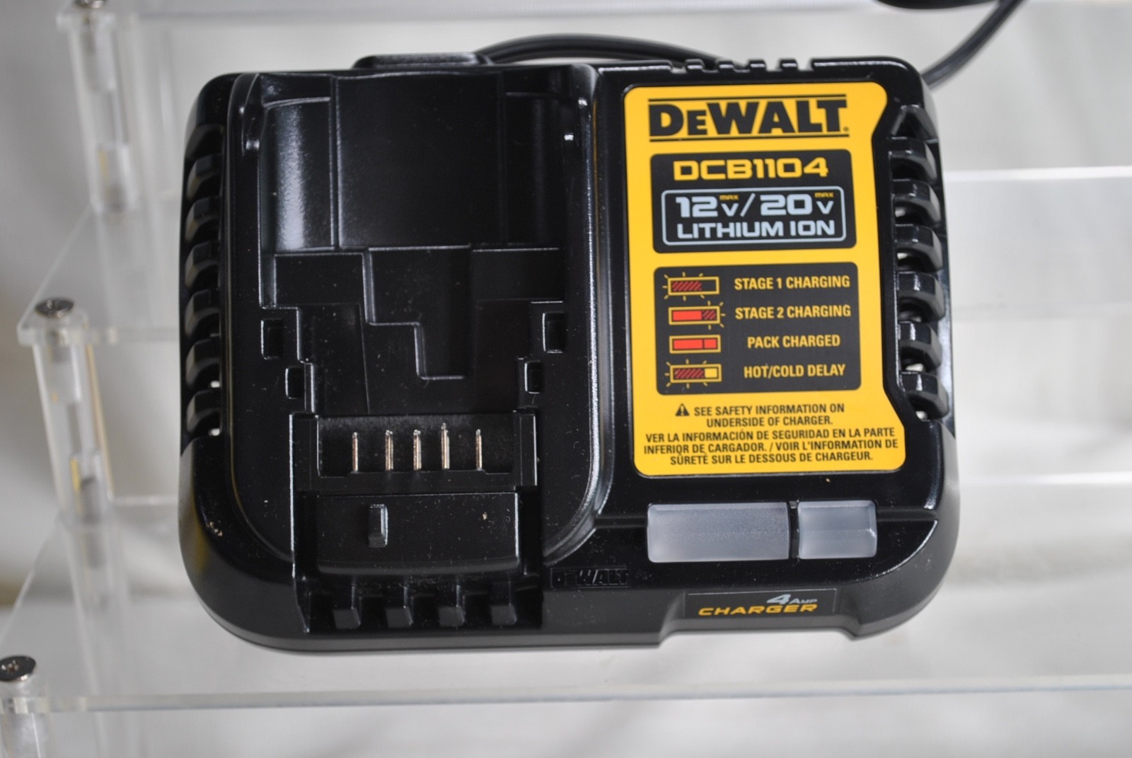 DEWALT 12V MAX/20V MAX Lithium Ion Battery Charger, 4 Amp (DCB1104)