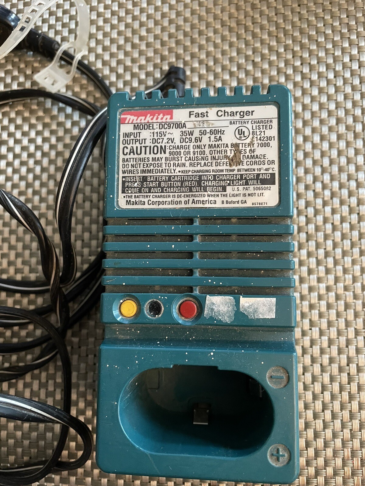 Makita DC9700A Charger 7.2 & 9.6 Volt Batteries