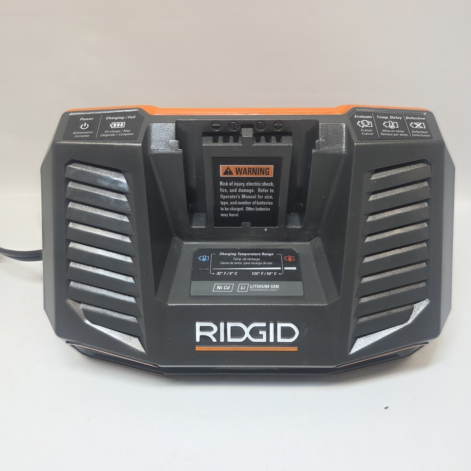RIDGID R840095 GEN5X OEM Dual Chemistry Battery Charger With 18V 2.0 Ah Battery
