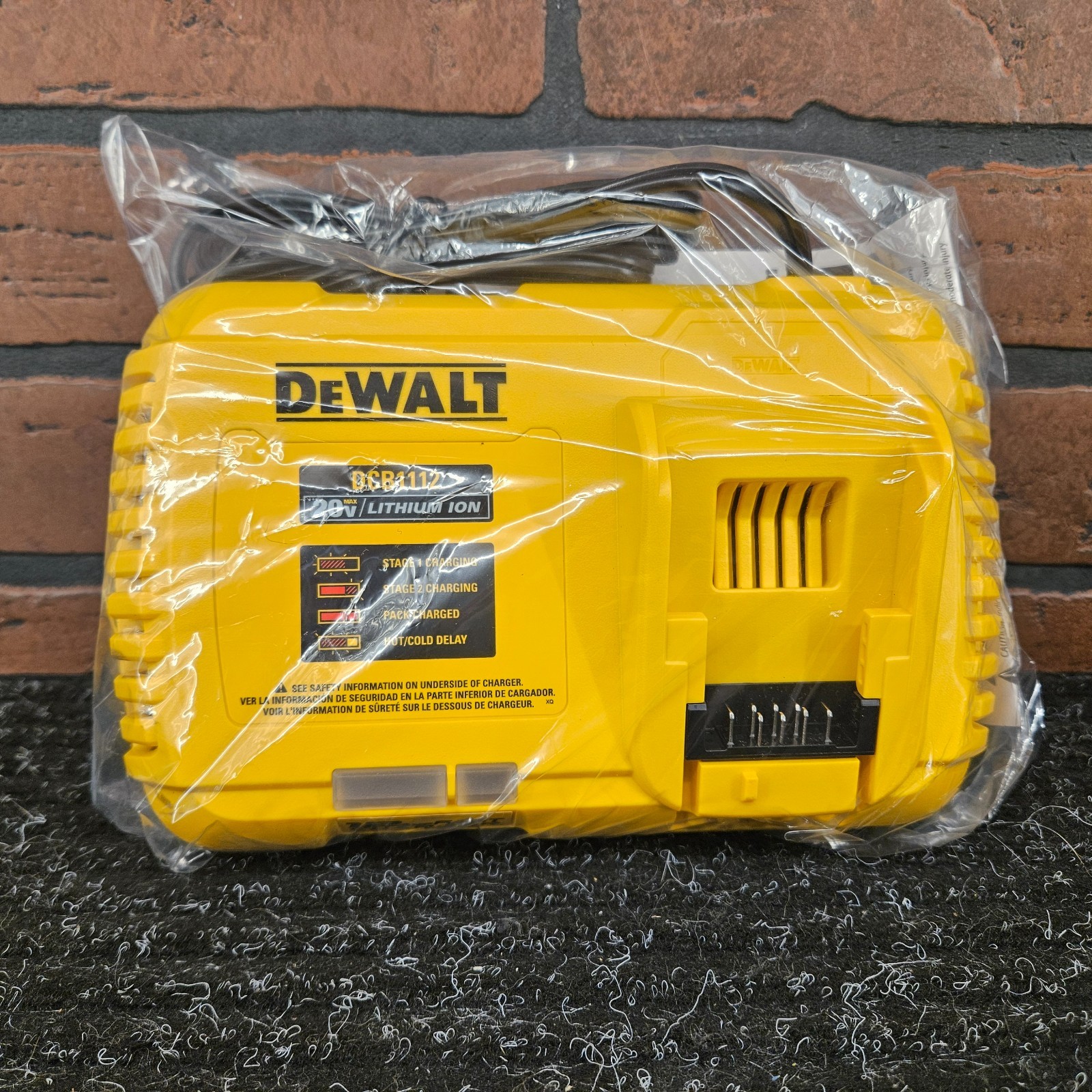 DEWALT DCB1112 20V/60V MAX Lithium-Ion 12A Fan-Cooled Fast Charger-***NEW***