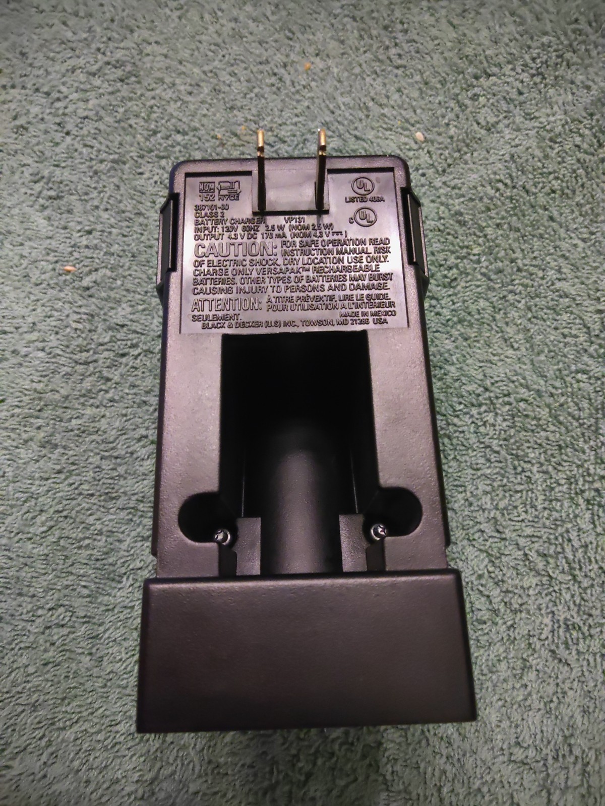 Black & Decker VP131 VersaPak 387101-00 Battery Charger Single Port Plug
