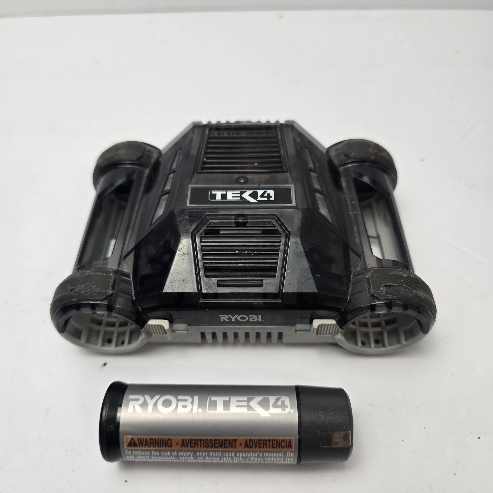 RYOBI TEK4 AP4500 4V AC Dual Battery Charger