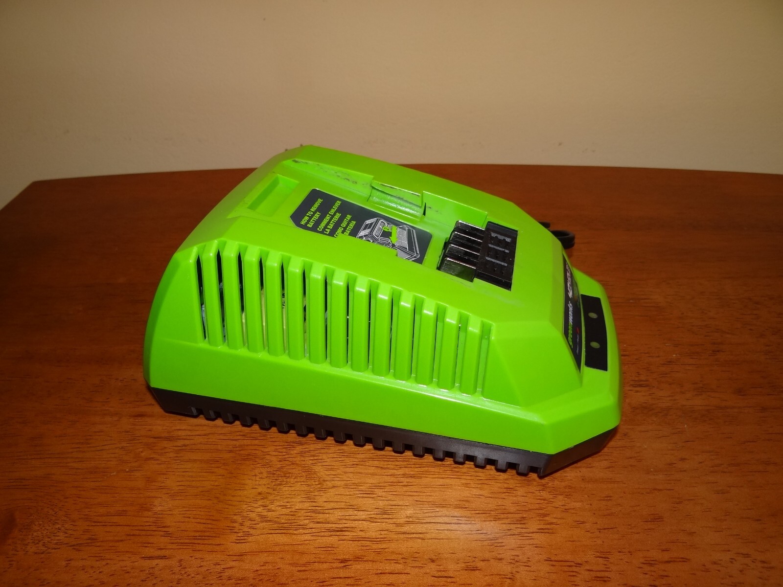Genuine GreenWorks 29482 40V Lithium-Ion Battery Charger – TESTED/WORKS