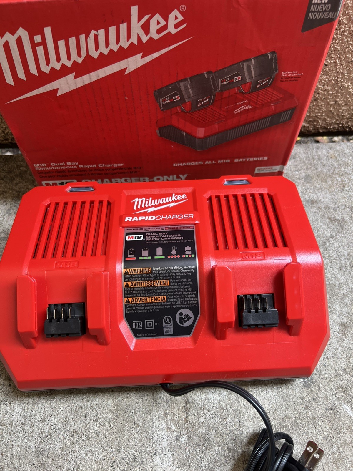 Milwaukee M18 Dual Bay Simultaneous Rapid Charger – Red (48-59-1802)
