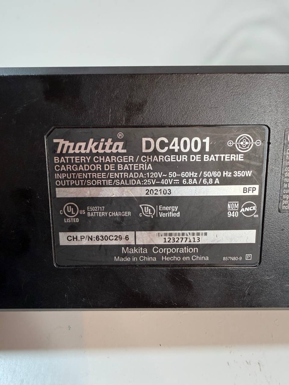 Makita DC4001 40V Max XGT Battery Charger