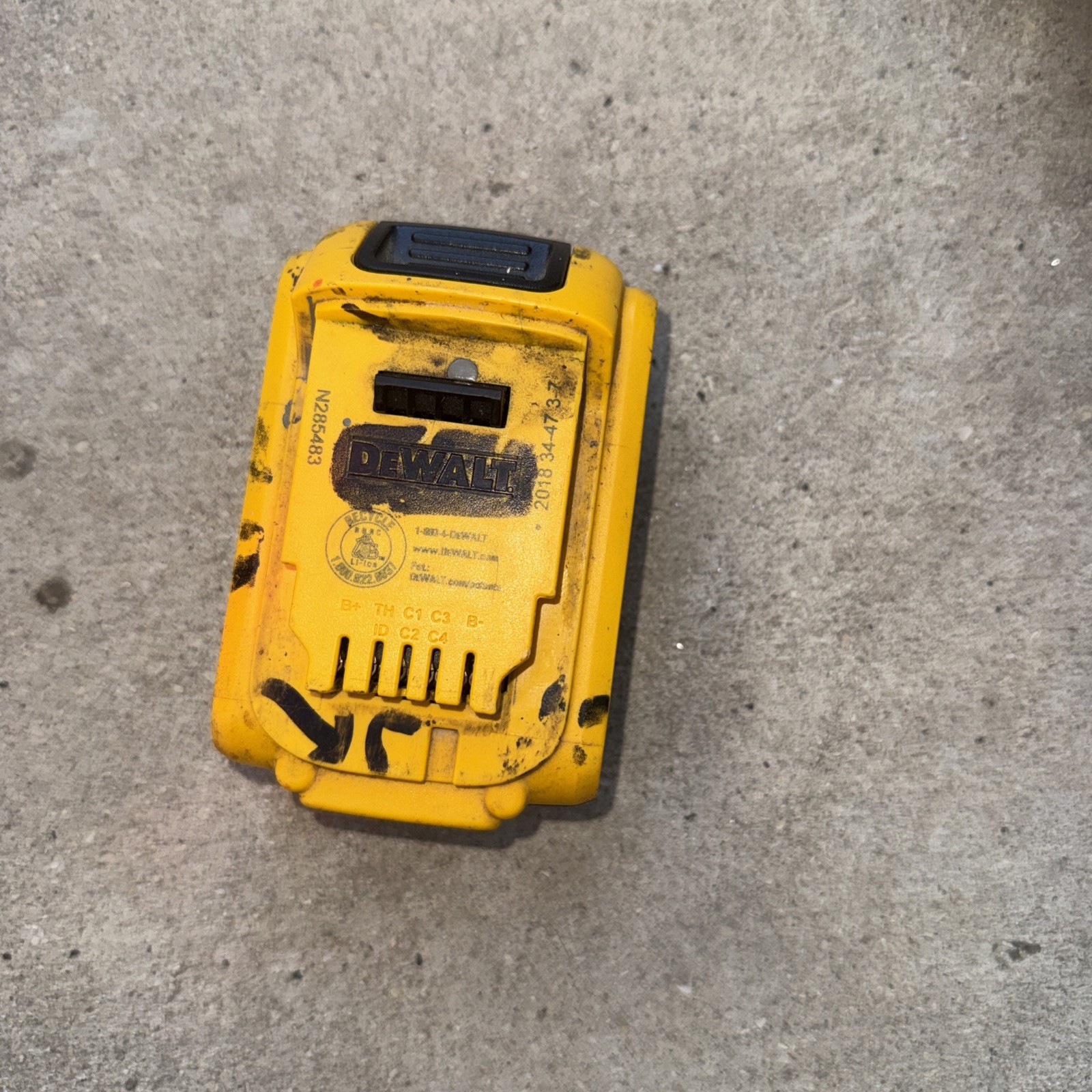 Lot 3 Dewalt Tools-Port Charger Jobsite 12V/20V USB Charger +battery FOR PARTS
