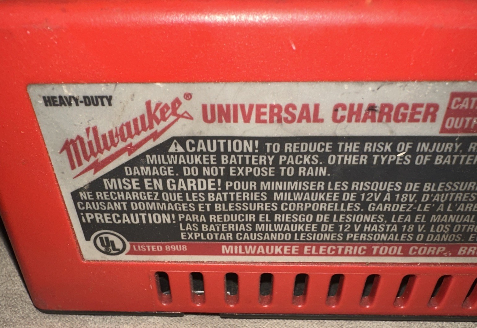 Milwaukee 1-Hour NiCd Universal Battery Charger 12v-18v Heavy Duty 2.8A 120 Volt