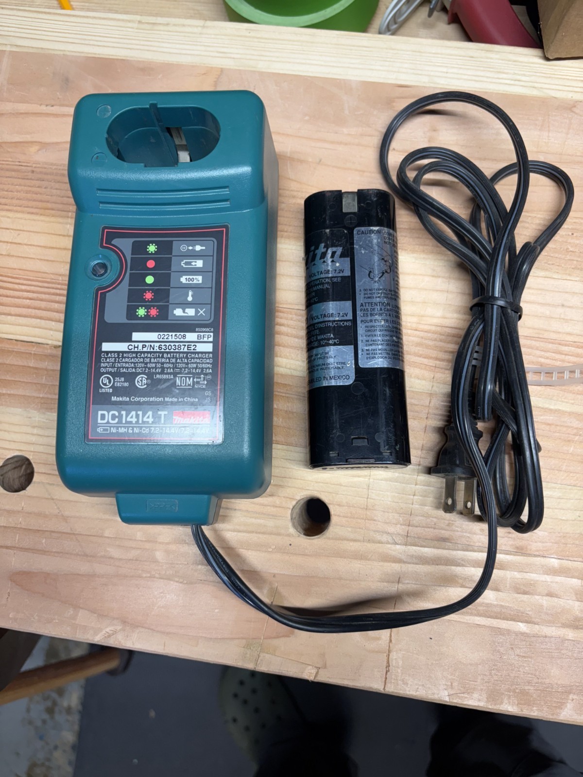 Makita DC1414T Battery Charger for 7.2V–14.4V Ni-MH/Ni-Cd Batteries
