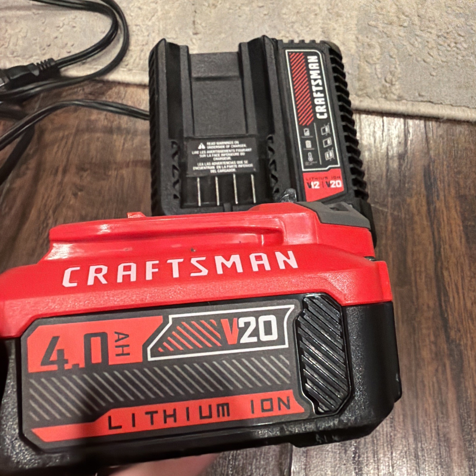 CRAFTSMAN CMCB102 12V 20V LITHIUM ION BATTERY CHARGER W/ CMCB202 battery 20V GUC