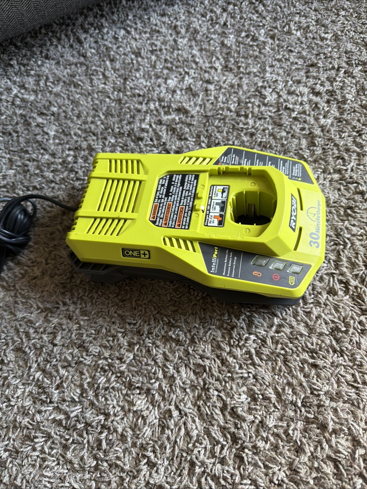 Ryobi P117 Battery Charger 18V Green ONE+ 30 Minute Fast Charge-TESTED & WORKS