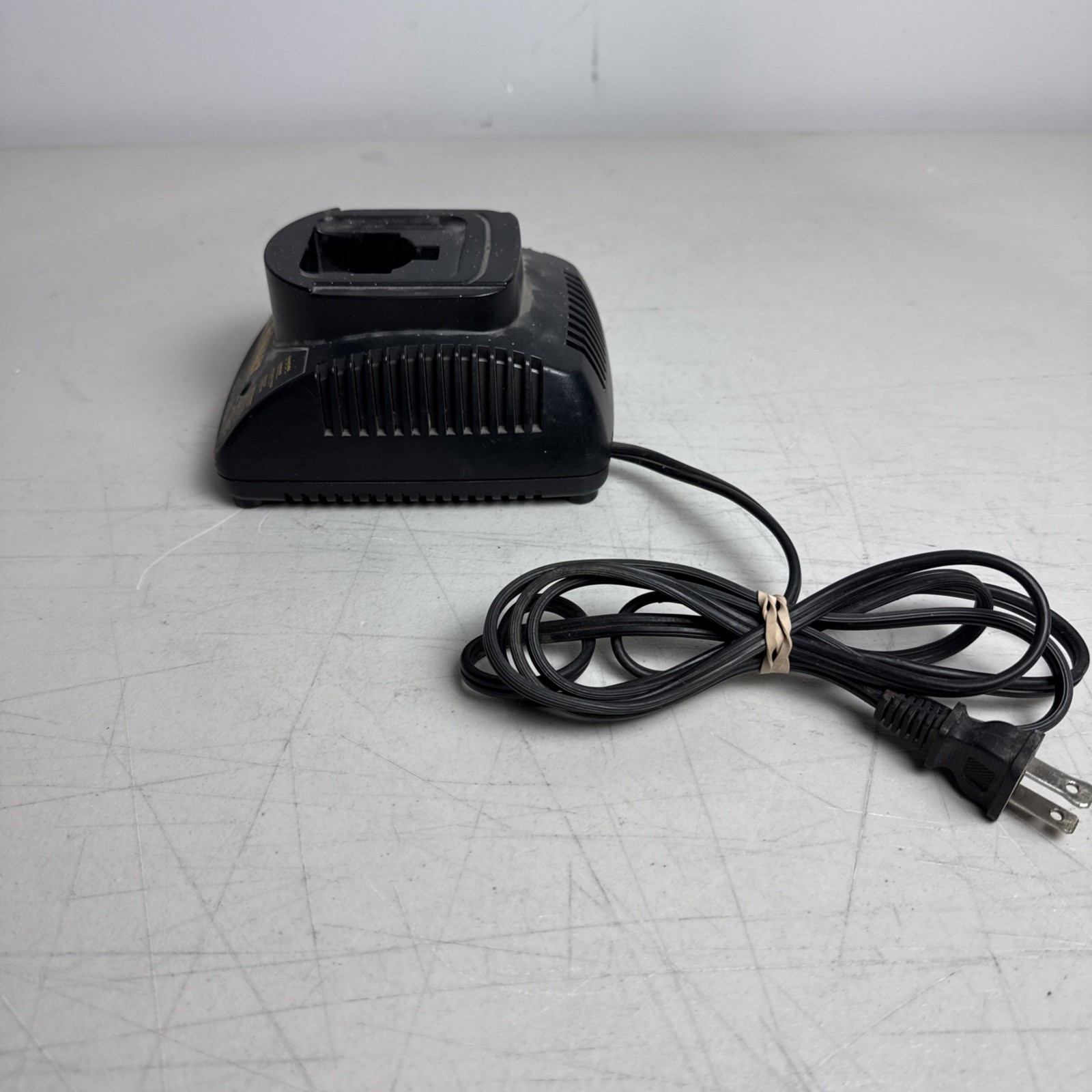 DeWalt DW9226 7.2V–18V NiCd Battery Charger OEM Tested