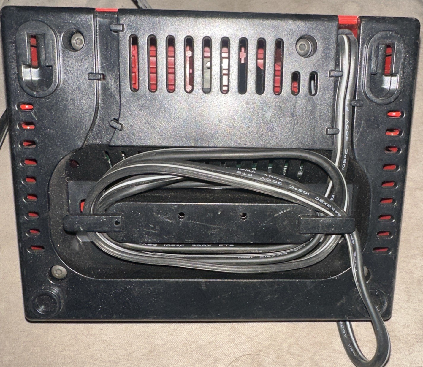 Milwaukee 1-Hour NiCd Universal Battery Charger 12v-18v Heavy Duty 2.8A 120 Volt