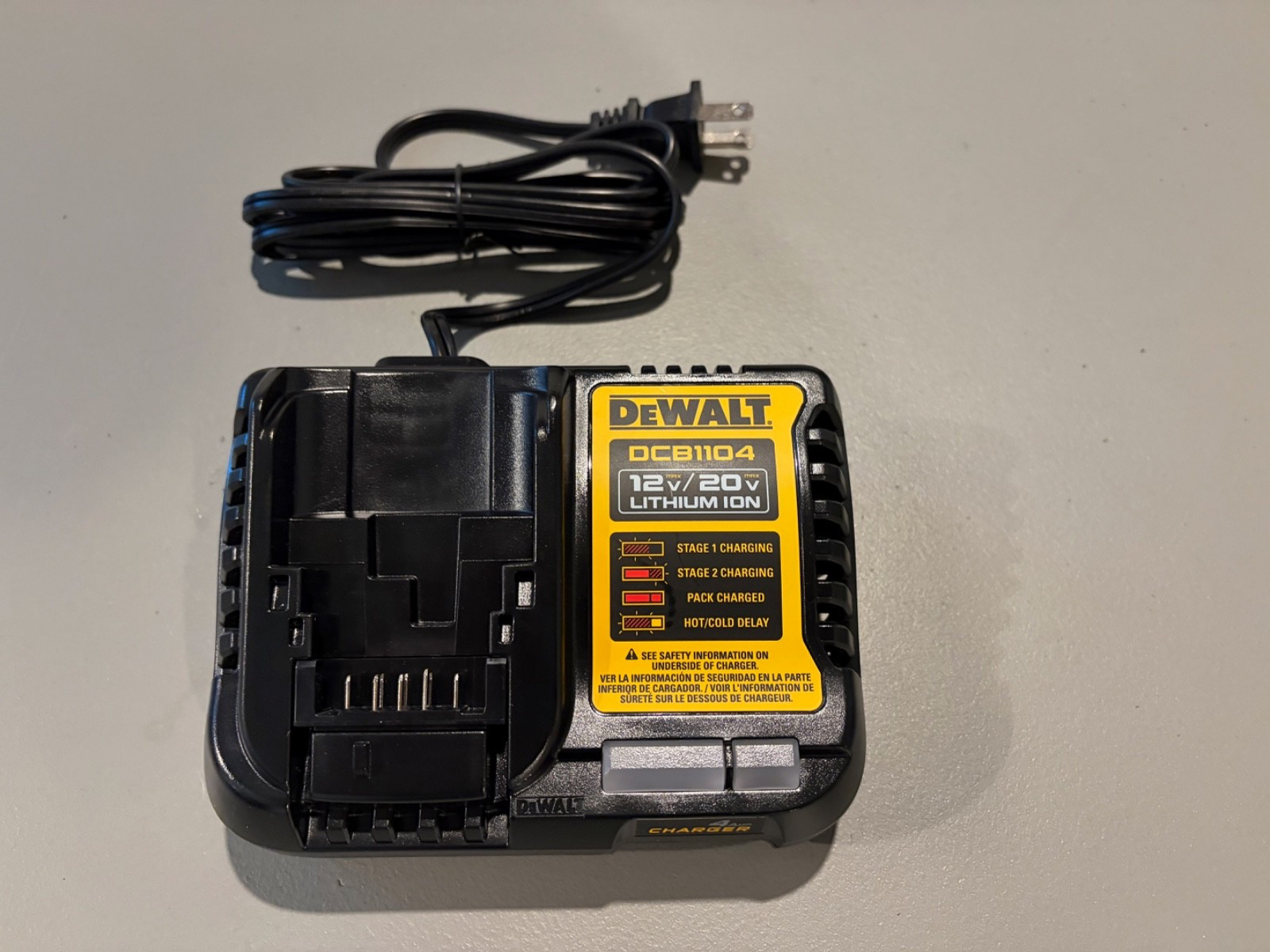 DeWALT DCB1104 4 AMP Battery Charger 12V / 20V / Flexvolt Lithium Ion