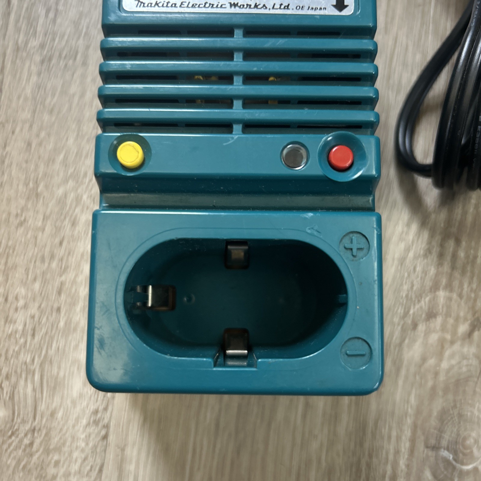 Makita Fast Charger Model DC9100 Battery Charger For 9.6V Stick Batteries Tested
