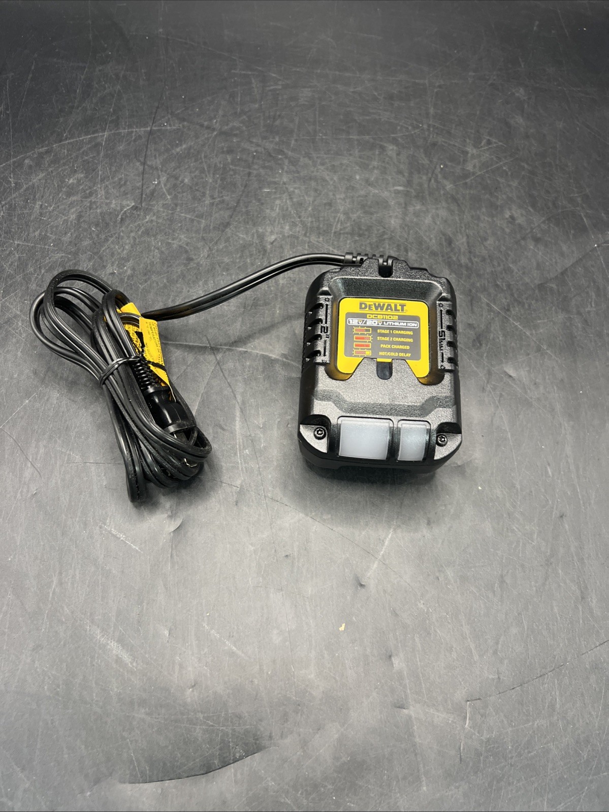 Dewalt DCB1102 12V & 20V Max Li-ion Compact Battery Charger