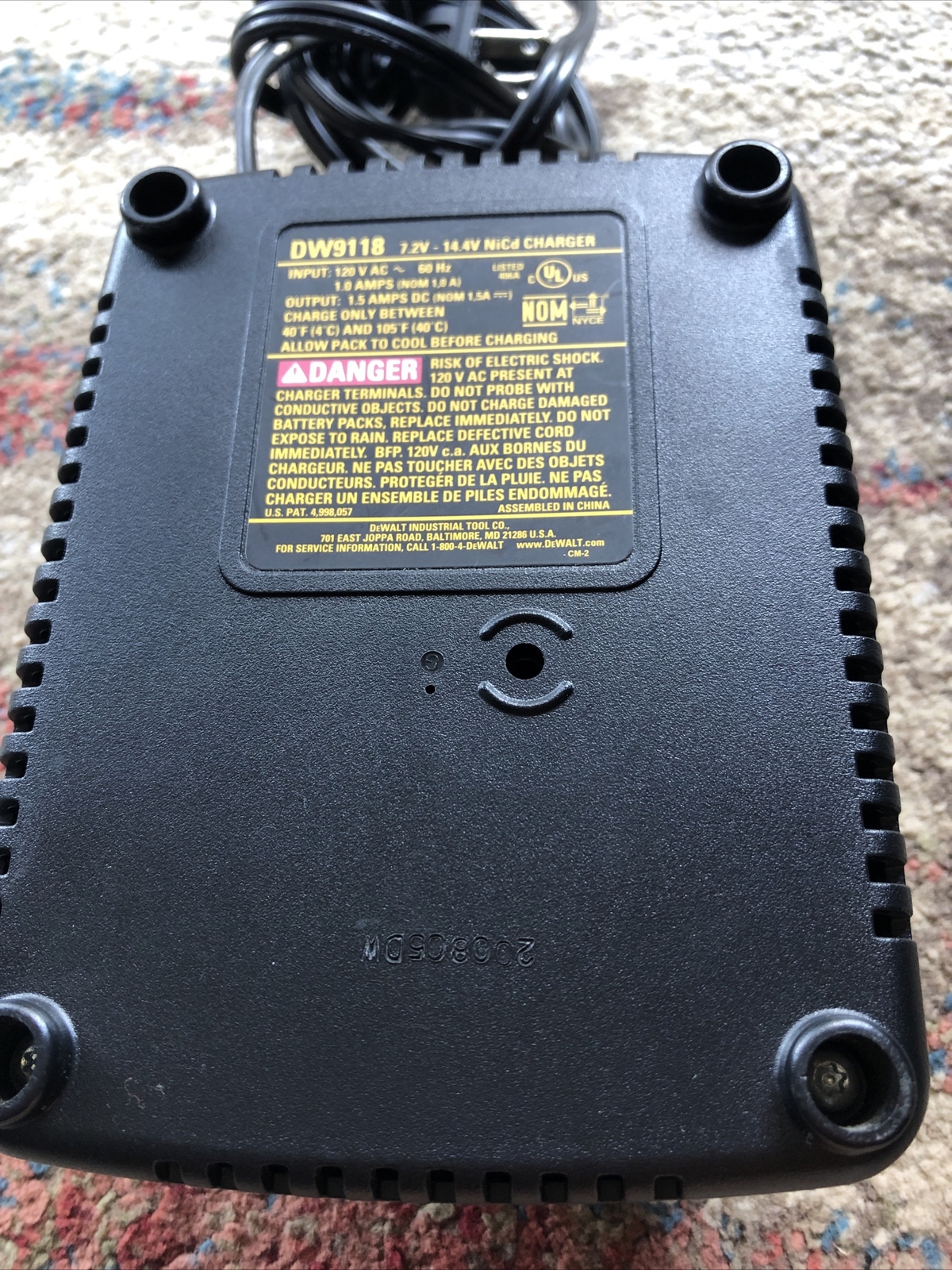 Dewalt 7.2V-14.4V One Hour Battery Charger Model DW9118 Works