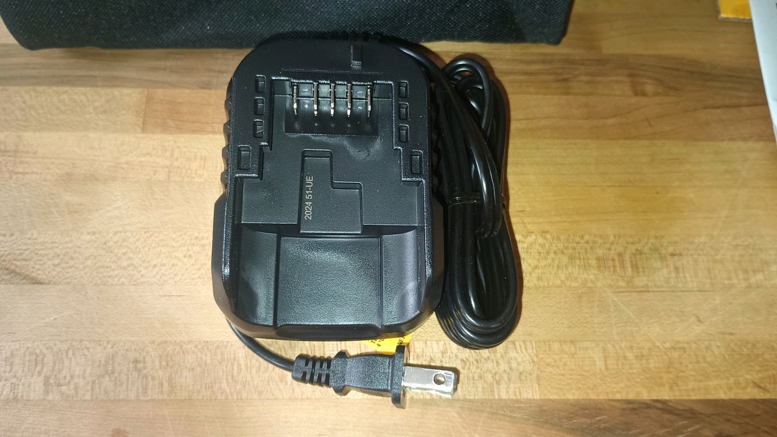 Dewalt DCB1102 12V-20V MAX Lithium Ion Compact Battery Charger