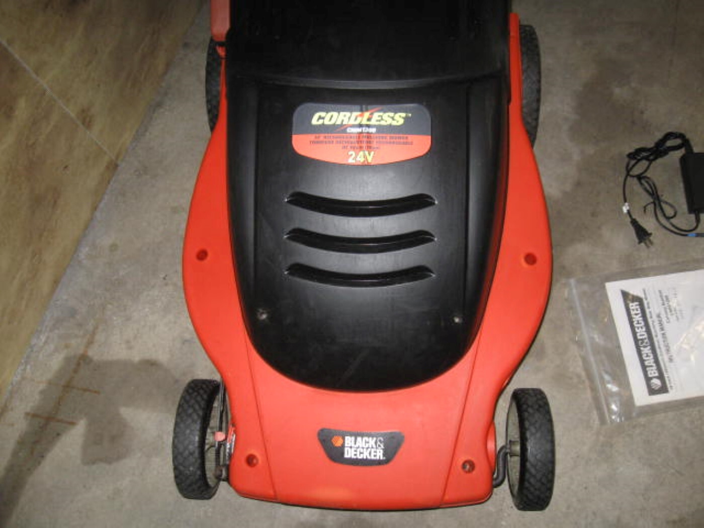 AM Black & Decker ETPCA-P240120U Charger for CMM1200 Cordless Lawnmower. New