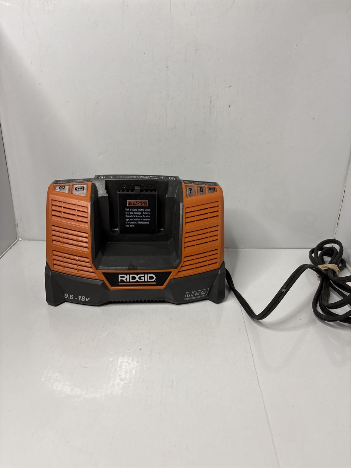 Ridgid 9.6-18v Dual Chemistry Lithium Ion / NiCd Battery Charger R840093 EUC