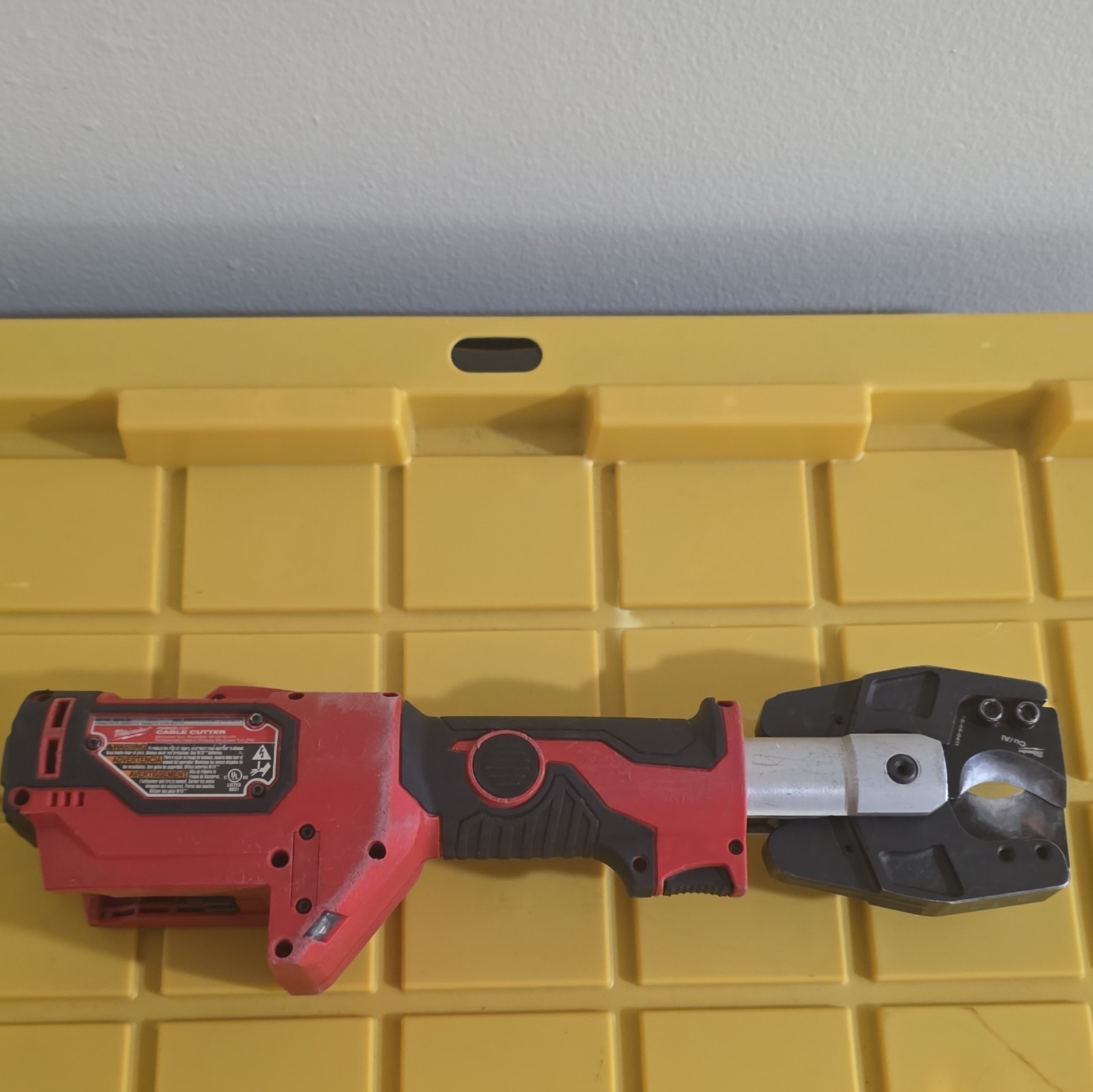 Milwaukee M12/M18 Charger 48-59-1812 w/ M12 REDLITHIUM Battery, Red