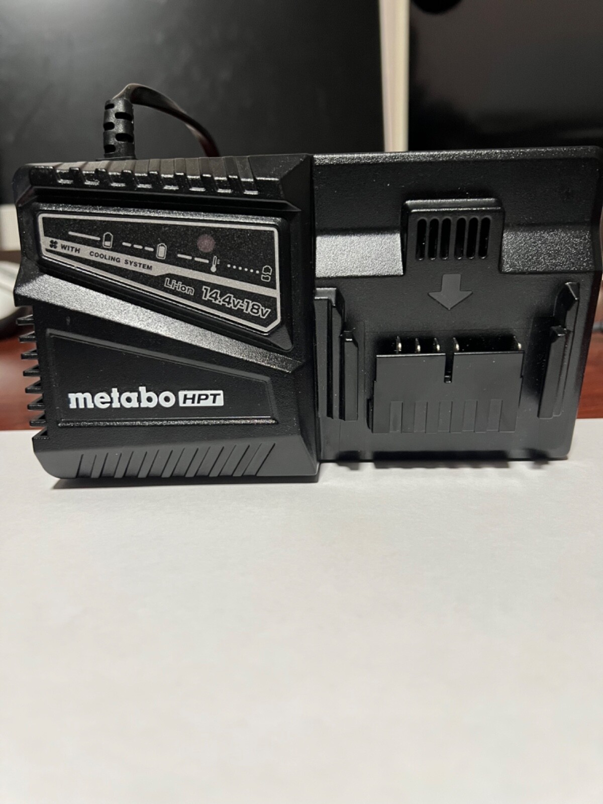 18V Metabo HPT multivolt UC 18YFSL Battery Charger