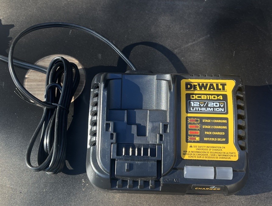 DeWalt 4 Amp Battery Charger 12V & 20V Volt MAX Li Ion Model DCB1104