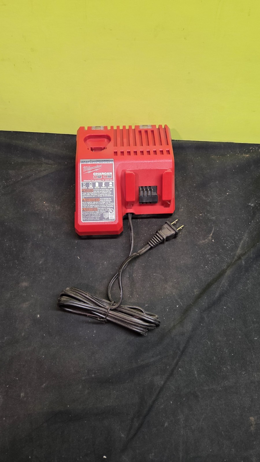 Genuine MILWAUKEE 48-59-1812 18V M12 / M18 LITHIUM ION CHARGER
