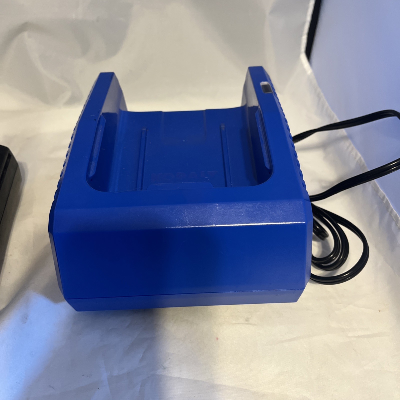 Kobalt 40V Max Lithium Ion Battery 2.5 Ah And Charger