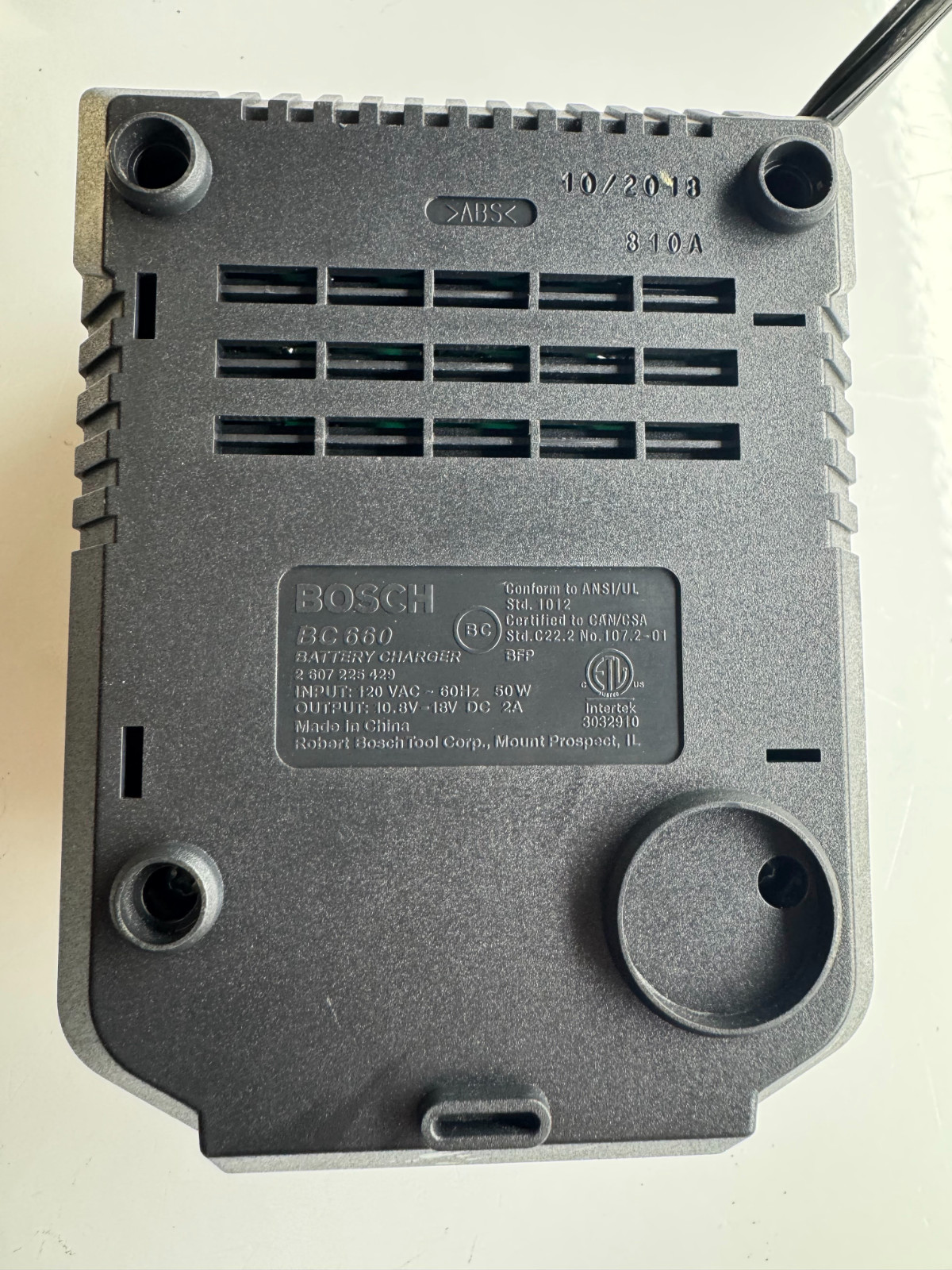 Bosch BC660 18V Lithium-Ion Battery Charger – Genuine OEM – Tested & Working.