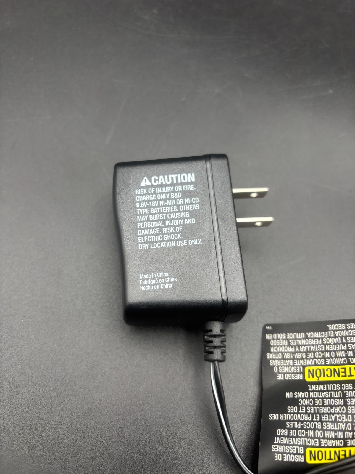 GENUINE BLACK & DECKER BATTERY CHARGER 90592363 ETPCA- P180021U2 24V DC 210MA